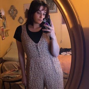 Floral cream jumpsuit 🍓